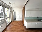 OV 3+1 Šlapanice, ulice Švehlova - 2x balkon, komora, šatna, cena 5990000 CZK / objekt, nabízí 