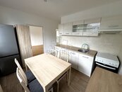 PRON. 2+1 Žabovřesky, Lipská - po rekonstrukci, 2x lodžie, šatna, sklep, výtah, cena 18500 CZK / objekt / měsíc, nabízí
