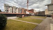 Prodej zděného bytu 3+1, lodžie v mezipatře, podíl na zahradě, garáž, cena 5850000 CZK / objekt, nabízí