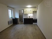 Pronájem komerčního prostoru 26 m2 + parkovací místo, Holešov, cena 8000 CZK / objekt / měsíc, nabízí 