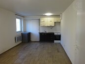 Pronájem komerčního prostoru 26 m2 + parkovací místo, Holešov, cena 8000 CZK / objekt / měsíc, nabízí 