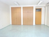 Pronájem kanceláře 33 m2 s klimatizací ul. Zarámí, Zlín, cena 8362 CZK / objekt / měsíc, nabízí