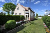 Prodej rodinného domu 5+1 v klidné obci Ptice, Praha-západ., cena 9650000 CZK / objekt, nabízí