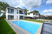 Luxusní rodinná vila v Květnici u Prahy., cena 38900000 CZK / objekt, nabízí