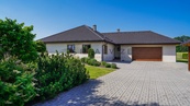 Prodej rodinného domu, 237 m2 se zahradou 2 200 m2 v Hluboké u Borovan, cena 19400000 CZK / objekt, nabízí