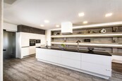 Nabízíme k prodeji řadový rodinný dům 4+kk/G 181m2 s terasou a zahradou, Sendražice, Kolín,, cena 12890000 CZK / objekt, nabízí