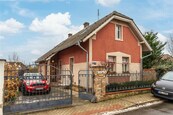 Útulný rodinný dům o dispozici 3+1, s užitnou plochou 170 m2 a s pozemkem 568 m2, Jirny., cena 11390000 CZK / objekt, nabízí 