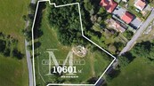 Pozemek o velikosti 10 601 m2 s platným stavebním povolením pod hradem Vysoký Chlumec, cena 11999000 CZK / objekt, nabízí