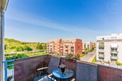 Prodej bytu 2+kk na hranici Prahy s balkonem, sklepem i garáží, cena 7140000 CZK / objekt, nabízí