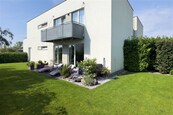 Prodej bytu 3+KK s předzahrádkou a garáží, cena 15200000 CZK / objekt, nabízí