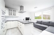 Zrekonstruovaný byt 2+kk, 40 m2, s lodžií a výhledem na Ještěd LiberecRochlice, cena 15000 CZK / objekt / měsíc, nabízí