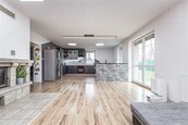 Prodej rodinného domu, 200 m2, garáž, zahrada, Nová Ves u Nelahozevsi, cena 13500000 CZK / objekt, nabízí