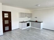 Pronájem bytu 1+kk s lodžií, Holešov, cena 11000 CZK / objekt / měsíc, nabízí