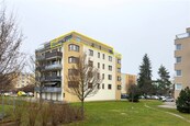 Prodej prostorného bytu 4+kk s terasou, garáží a sklepem, cena cena v RK, nabízí