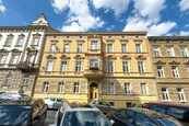 Prostorný a slunný byt 4+1, ul. Rudoleckého, Znojmo, cena 6300000 CZK / objekt, nabízí