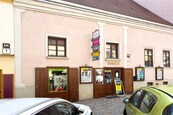 Komerční nemovitost v centru Znojma, 330 m2, zahrádka/dvůr, cena cena v RK, nabízí
