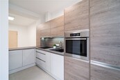 Prodej bytu 2+kk, 64 m2 ul. Vídeňská třída, Znojmo, cena 5302500 CZK / objekt, nabízí