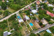 Prodej zahrady 400 m2 s chatkou a bazénem, cena cena v RK, nabízí