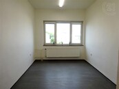 Pronájem kanceláře 23 m2 Zlín Prštné, cena 5113 CZK / objekt / měsíc, nabízí