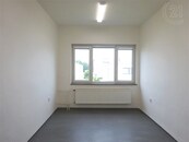 Pronájem kanceláře 23 m2 Zlín Prštné, cena 5113 CZK / objekt / měsíc, nabízí