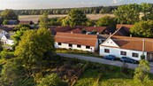 Prodej rodinného domu 307 m2, pozemek 1380 m2, Suchdol nad Lužnicí - Bor, okres Jindřichův Hradec, cena 3700000 CZK / objekt, nabízí 