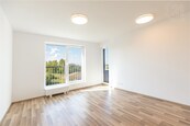 Pronájem bytu 2+kk s terasou, 48 m2, Uhříněves - Praha, cena 18000 CZK / objekt / měsíc, nabízí CENTURY 21 4fin Reality