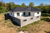 Prodej rodinného domu 288 m2 s garáží a zahradou 1456 m2 - Mirošovice, Praha-východ, cena 14990000 CZK / objekt / měsíc, nabízí 