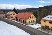Prodej rodinného domu, 165 m2, k rekonstrukci, se schváleným stavebním projektem v Bratříkově, cena 2200000 CZK / objekt, nabízí
