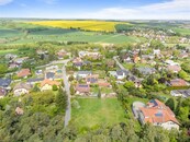 Prodej stavebního pozemku 1711 m2 v obci Psáry, přímo u lesa, cena 13490000 CZK / objekt, nabízí
