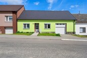 Prodej prostorného rodinného domu 3+1 s garáží, pergolou a velkou zahradou - Násedlovice, cena 6230000 CZK / objekt, nabízí