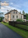Na prodej velký, samostatně stojící rodinný dům 1+8 s přístavkem a rozlehlým pozemkem v Doubici, okres Děčín, cena 4200000 CZK / objekt, nabízí