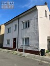 Na prodej samostatně stojící rodinný dům s garáží a menším pozemkem v Ústí nad Labem, ulice Matiční, cena 4490000 CZK / objekt, nabízí