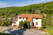 Prodej rodinného domu 5+1 (220 m2) s pozemkem 572 m2 - Luhačovice, cena 8350000 CZK / objekt, nabízí