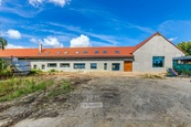 Pronájem komerční stavby- sklad, showroom, kanceláře, byty, 834 m2 - Ševětín, cena 30000 CZK / objekt, nabízí 