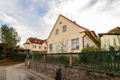 Rodinný dům o užitné ploše ca 90 m2 s přilehlou zahradou v žádané lokalitě, Plešivec, Český Krumlov, cena 4876000 CZK / objekt, nabízí 