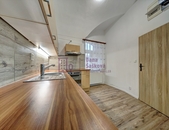 Pronájem, byt 1+1, 30 m2, Jindřichův Hradec, náměstí Míru, cena 7700 CZK / objekt / měsíc, nabízí