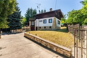 Rodinný dům s prostornou zahradou, Statenice, cena 9990000 CZK / objekt, nabízí