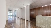 Pronájem kancelářských prostor - studia celkem 305 m2, UL - centrum, cena cena v RK, nabízí
