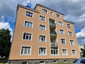 Pronájem velkého bytu 1+1 s balkonem, cihlový, po část.rek. UL Střekov, cena 10000 CZK / objekt / měsíc, nabízí Severní realitní Ústí nad Labem s.r.o.
