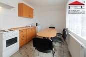 Pronájem bytu 2+1, 54 m2, v rodinném domě ve Kbelích, cena 19000 CZK / objekt / měsíc, nabízí I.E.T. Reality s.r.o. Praha