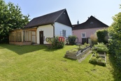 Pronájem rodinného domu se zahradou a garáží, 67 m2 - Srubec, cena 20000 CZK / objekt / měsíc, nabízí