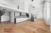 Nádherný loft s kuchyňskou linkou, 2 koupelnami a šatnou, cena 14089000 CZK / objekt, nabízí