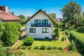 Rodinný dům se dvěma bytovými jednotkami a velkým pozemkem 1860 m, klidná lokalita Sendražice, cena 7490000 CZK / objekt, nabízí