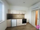 Pronájem novostavby bytu 1+kk, 30 m2 s klimatizací a vlastním parkováním na ulici Týnecká v Olomouci, cena 9000 CZK / objekt / měsíc, nabízí