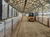 Skladovací areál o výměře cca 2 ha se skladovou halou, zpevněnou plochou a dalšími volnými pozemky, cena 22000000 CZK / objekt, nabízí