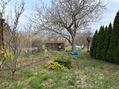 Nabízíme k prodeji zahradu s dřevěnou chatkou v klidné chatové lokalitě v obci Střelice u Brna, cena 1190000 CZK / objekt, nabízí 
