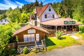 Prodej atraktivního penzionu s restaurací a bytem na levém břehu Vltavy v obci Nahořany, Zátoň, okr. Č. Krumlov., cena 12580800 CZK / objekt, nabízí 