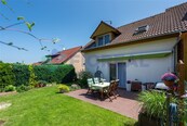 Prodej udržovaného, hezkého řadového domu 4+kk/T, 80m2, Osnice, Jesenice, cena 10980000 CZK / objekt, nabízí