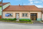 Rodinný dům 4+1 k rekonstrukci, pozemek 326 m2, Vrbice (okr. Břeclav), cena 3420000 CZK / objekt, nabízí