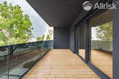 PRONÁJEM BYTU 3KK S 2 TERASAMI A ZAHRADOU 215,8 m2 -- PROPOJENÍ BYDLENÍ S PODNIKÁNÍM - ODPOČET DPH - NOVOSTAVBA BRNO - ALLRISK MERIDIEM, cena 49000 CZK / objekt / měsíc, nabízí